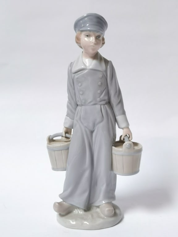 Lladro Spain Porcelain Dutch Boy with Pails Figuri (1 of 5)