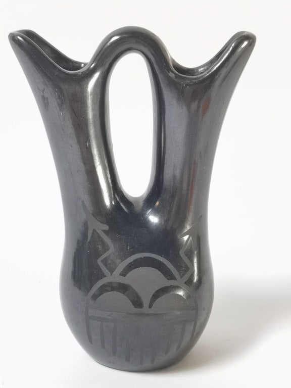 Vintage Santa Clara Pueblo Pottery Vase (1 of 4)