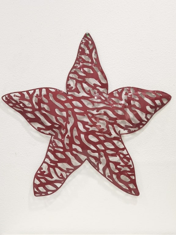 Red Sea Star Metal Art: Red Sea Star Metal Art, 26in