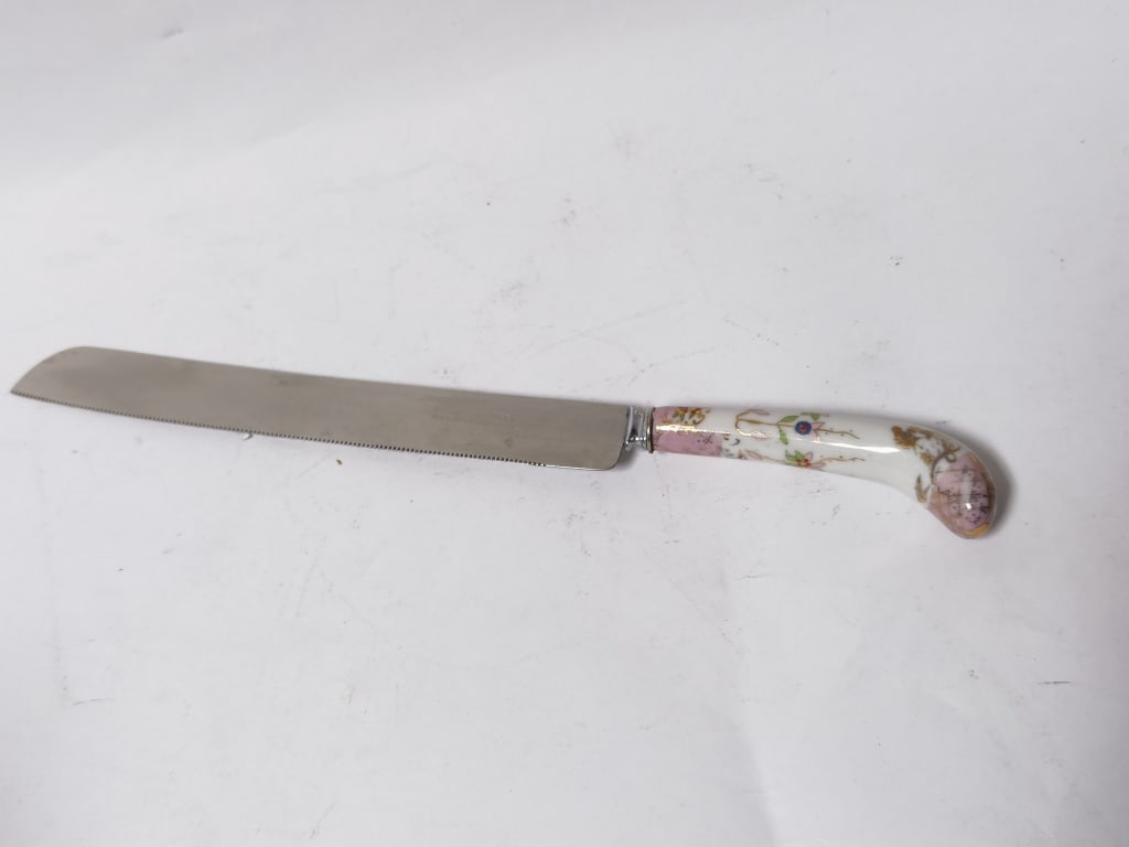 Vintage Sheffield Porcelain-Handled Bread Knife (1 of 4)