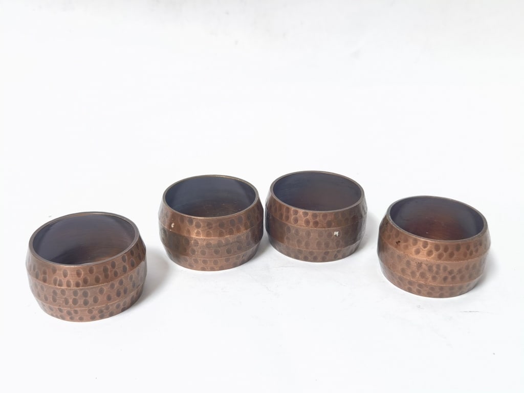 (4) Vintage Bronze Napkin Rings: (4) Vintage Bronze Napkin Rings, 2in by 1.25in