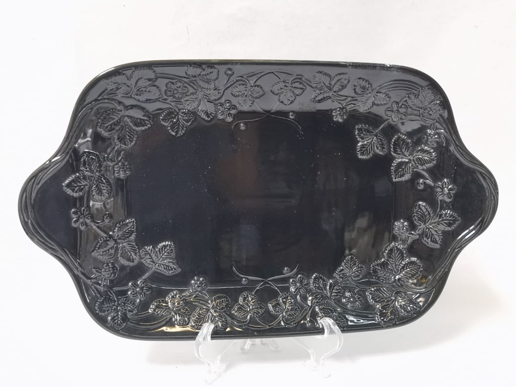 Large Vintage Mikasa Black Porcelain Serving Tray: Large Vintage Mikasa Black Porcelain Serving Tray, 19.25in by 11.25in by 2in