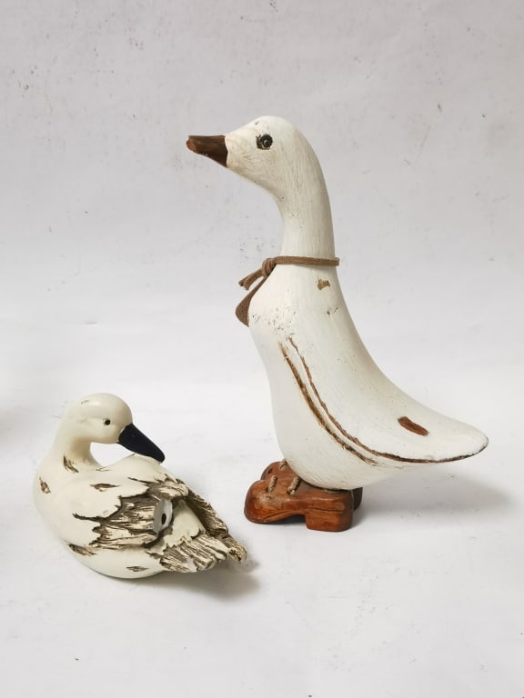 (2) Vintage Hand-Painted Wooden Waterfowl (1 of 5)