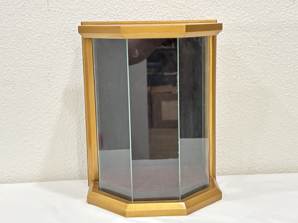 Lynette Decor Wall Hanging Curio: Lynette Decor Wall Hanging Curio, 11.75in by 9in by 6in