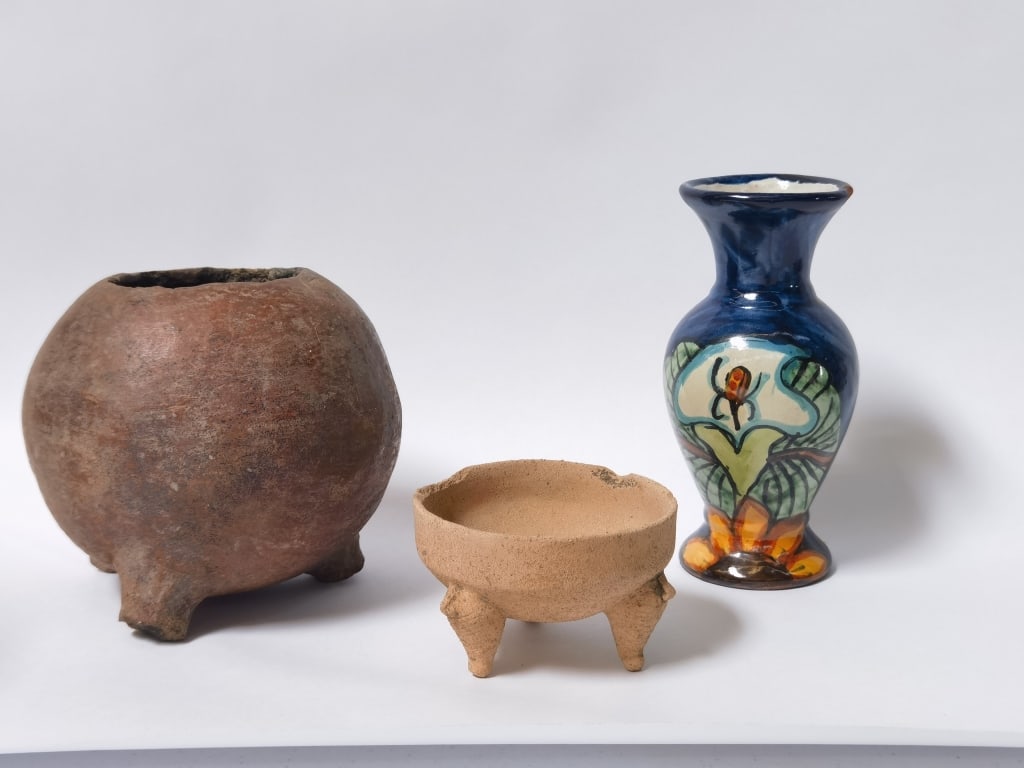 (3) Vintage Folk Art Ceramics (1 of 4)