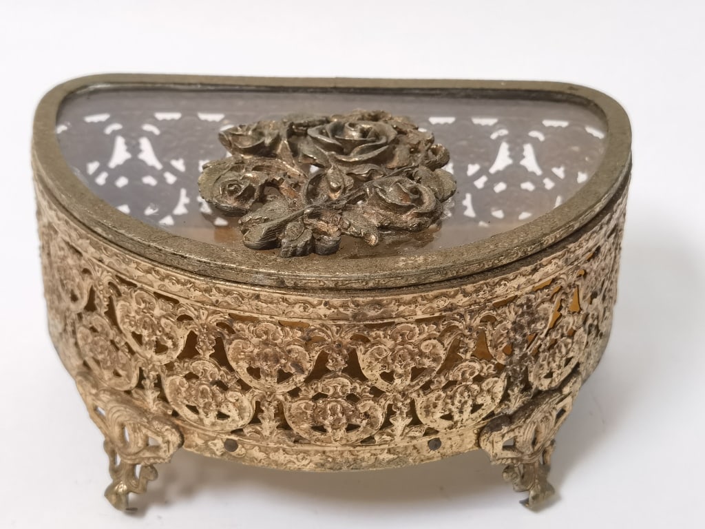 Vintage French Filigree Ormolu Glass Casket: Vintage French Filigree Ormolu Glass Casket, 5.5in by 3.5in by 2.5in