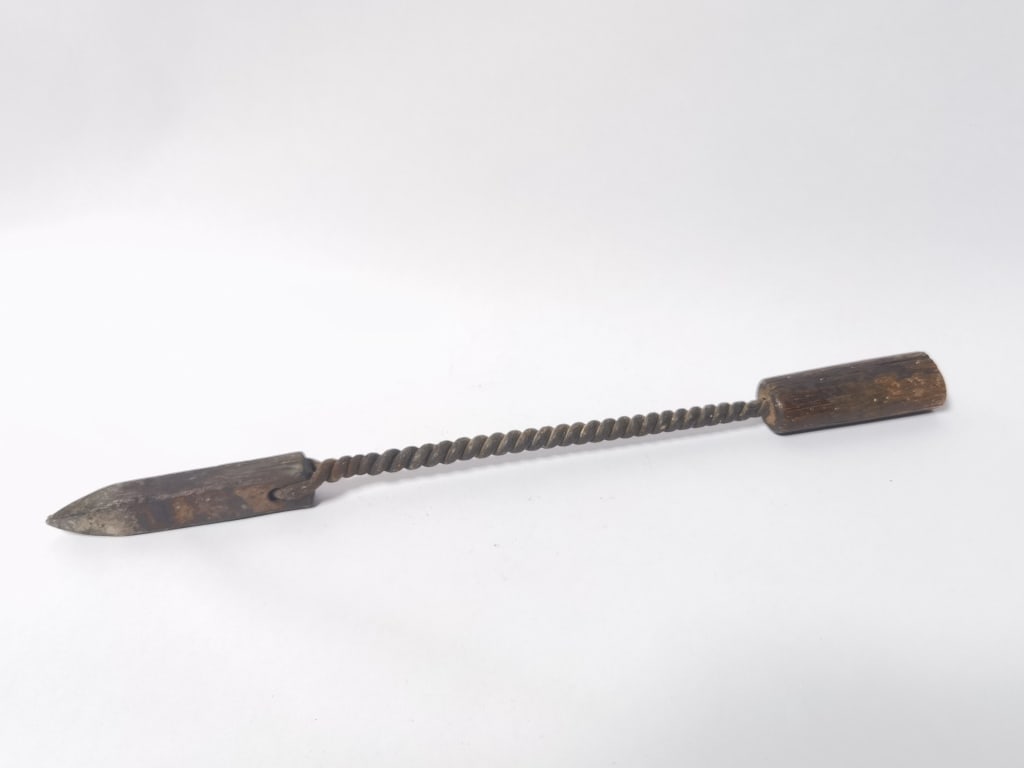 Vintage Primitive Wrought Iron Soldering Iron: Vintage Primitive Wrought Iron Soldering Iron, 17in