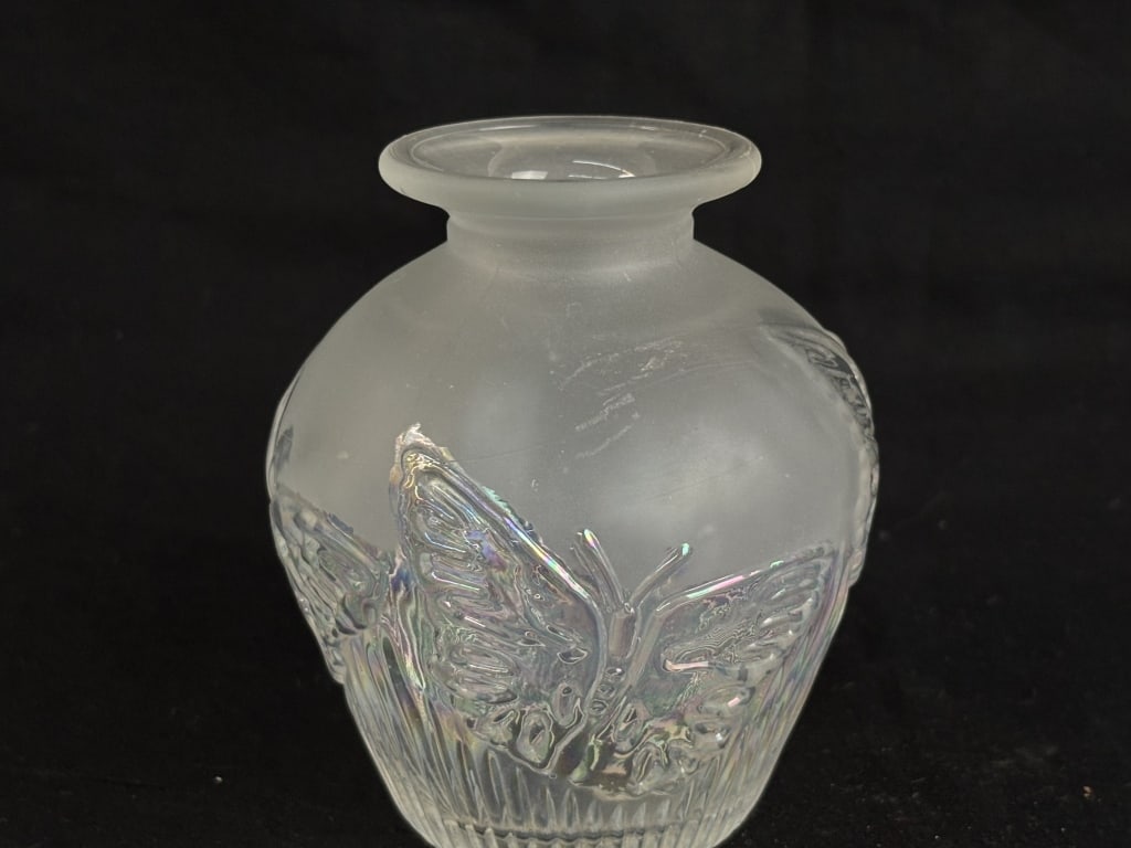 Vintage Verlys Frosted Opalescent Glass Vase (1 of 3)