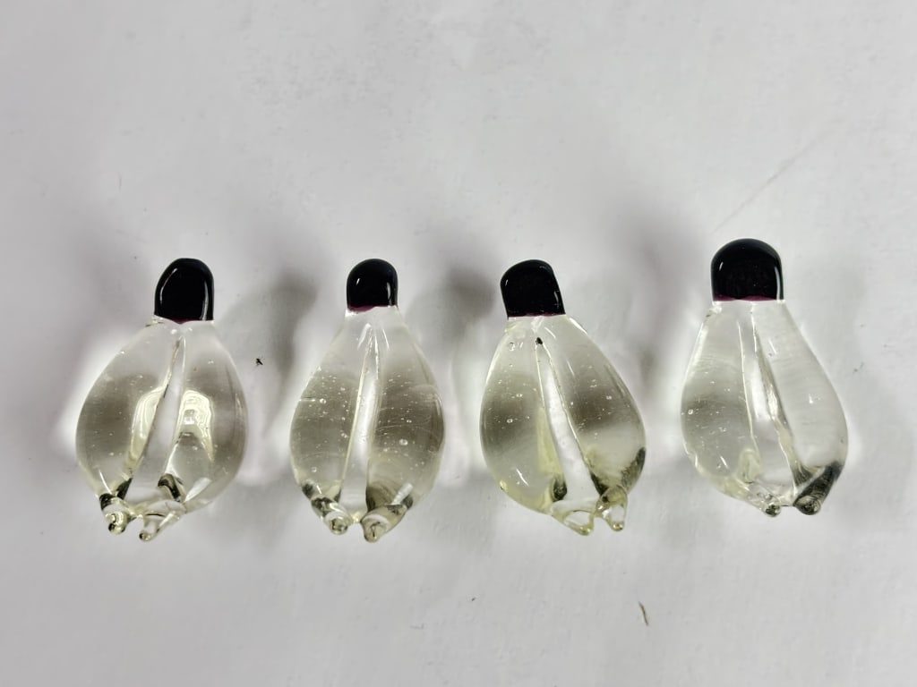 (4) Vintage Art Glass Banana (1 of 2)
