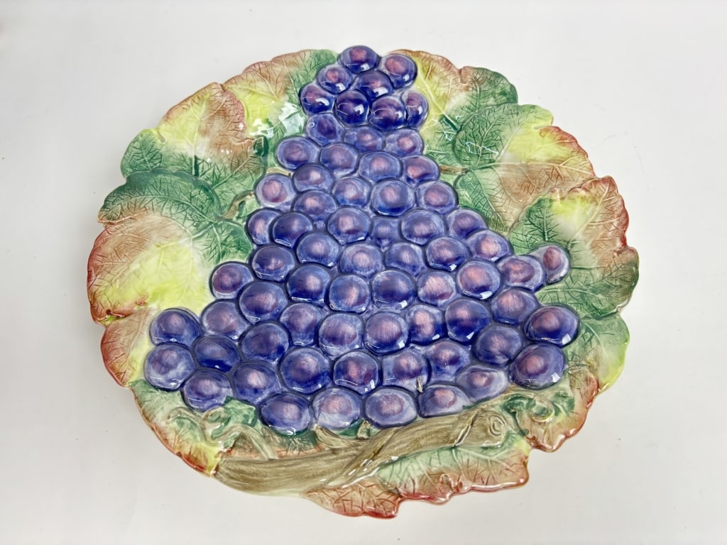 Vintage Fitz & Floyd Porcelain Grapes Plate: Vintage Fitz & Floyd Porcelain Grapes Plate, 8.25in