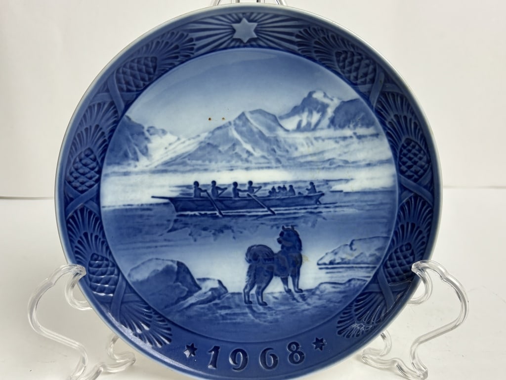 1968 Royal Copenhagen Kai Lange Last Umiak Dish: 1968 Royal Copenhagen Kai Lange Last Umiak Dish, 7 1/8in