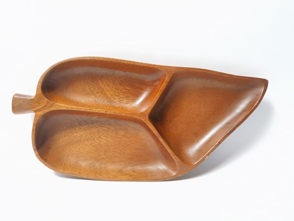 Leilani Monkey-Pod Wood Carved Leaf Dish: Leilani Monkey-Pod Wood Carved Leaf Dish, 18in