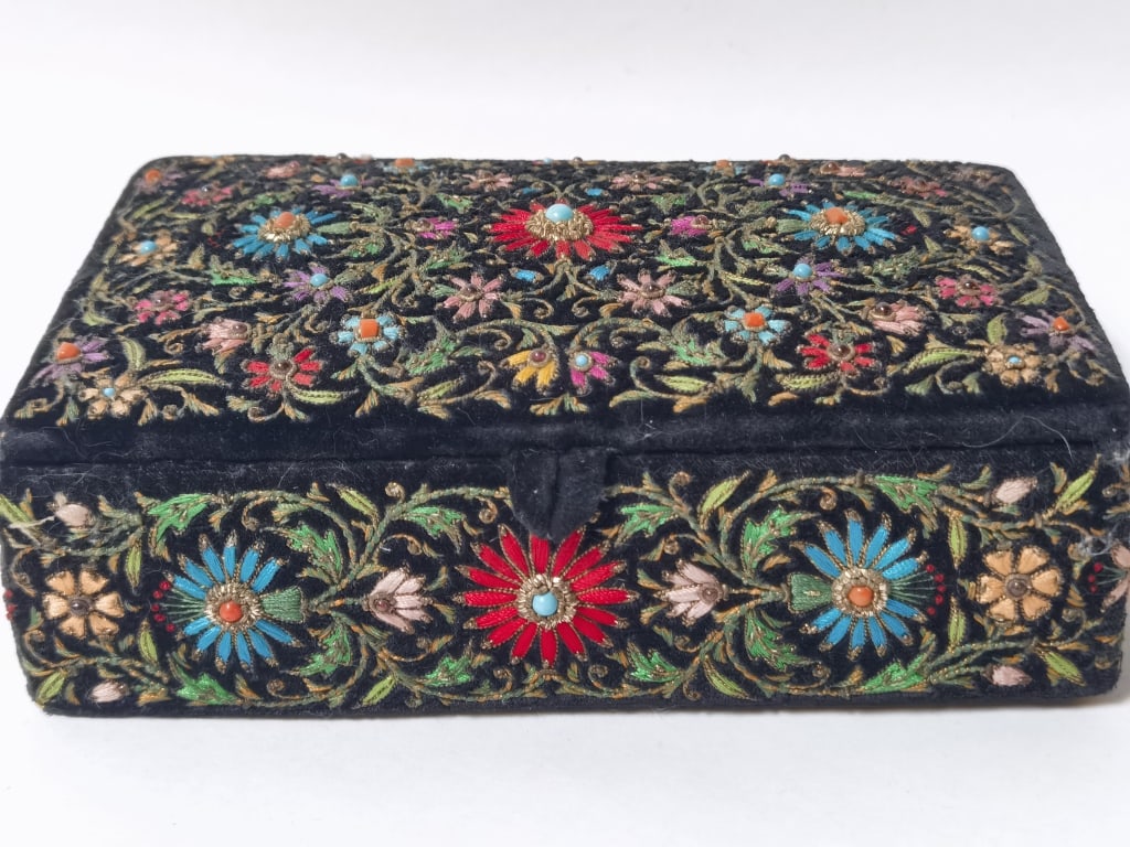 Vintage Zardozi-Style Embroidered Velvet Jewelry B: Vintage Zardozi-Style Embroidered Velvet Jewelry Box, 8in by 5in by 2.5in