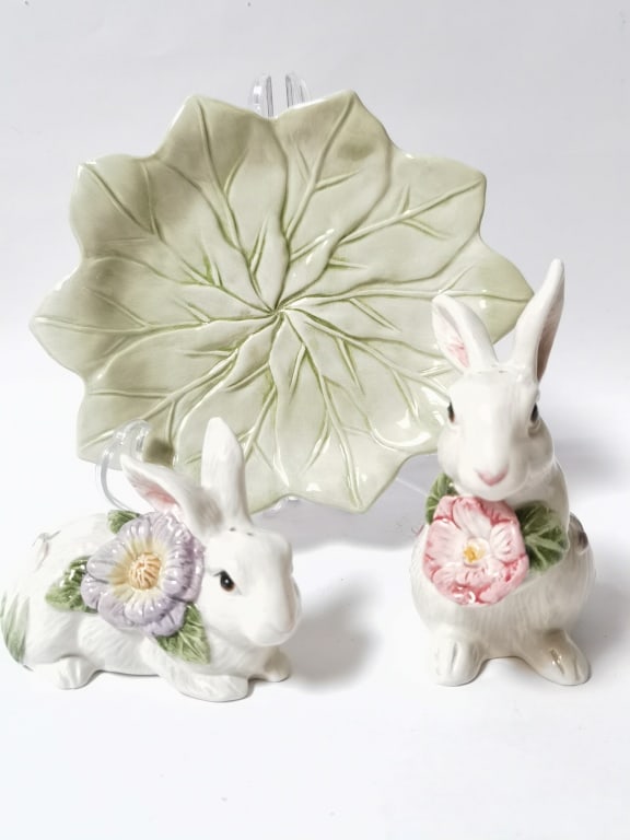Pr. of Fitz & Floyd Porcelain Rabbit Salt/Pepper S (1 of 2)