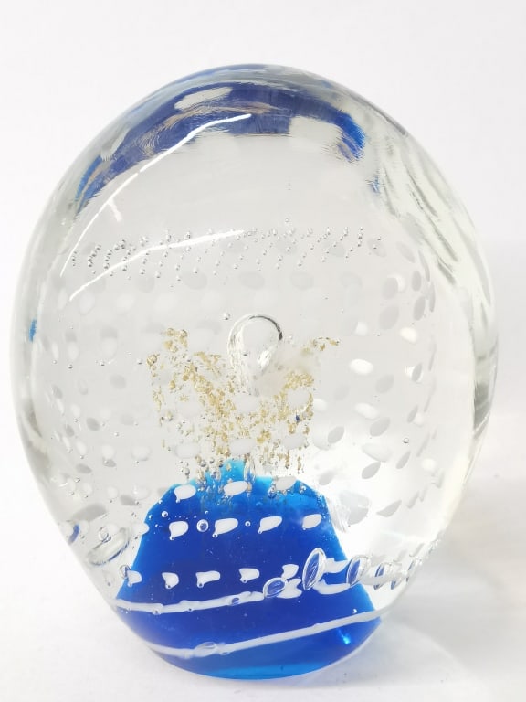 Vintage White Dot Art Glass Paperweight: Vintage hite Dot Art Glass Paperweight, 5.25in
