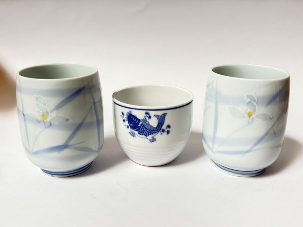 (3) Japanese Porcelain B&W Tea Cups: (3) Japanese Porcelain B&W Tea Cups, 3.5in