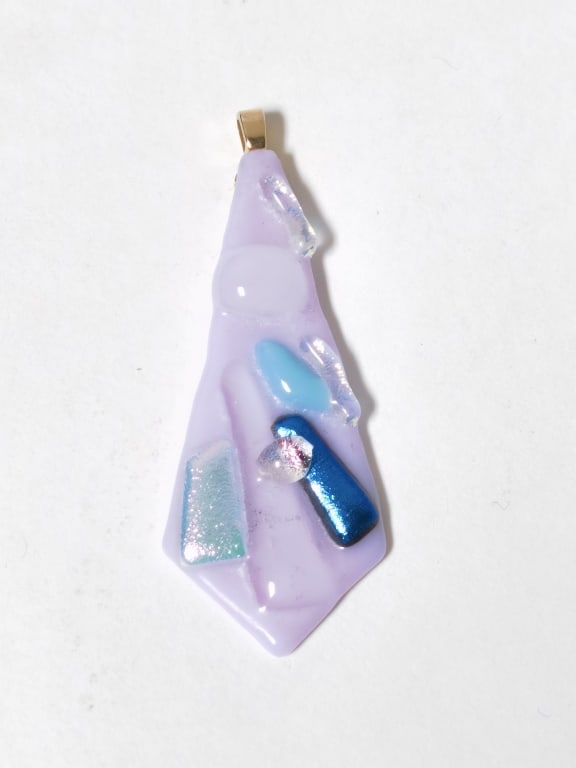 Murano Italy Purple Art Glass Pendant: Murano Italy Purple Art Glass Pendant, 2.75in