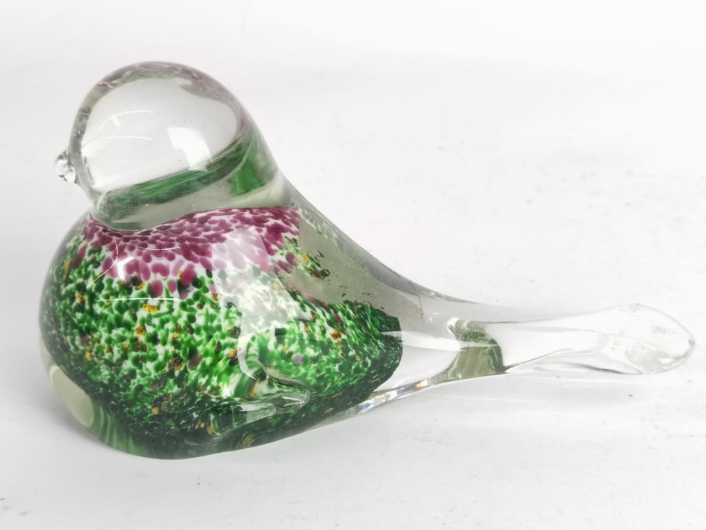 Vintage Splatter Art Glass Bird: Vintage Splatter Art Glass Bird, 5.5in by 3.25in