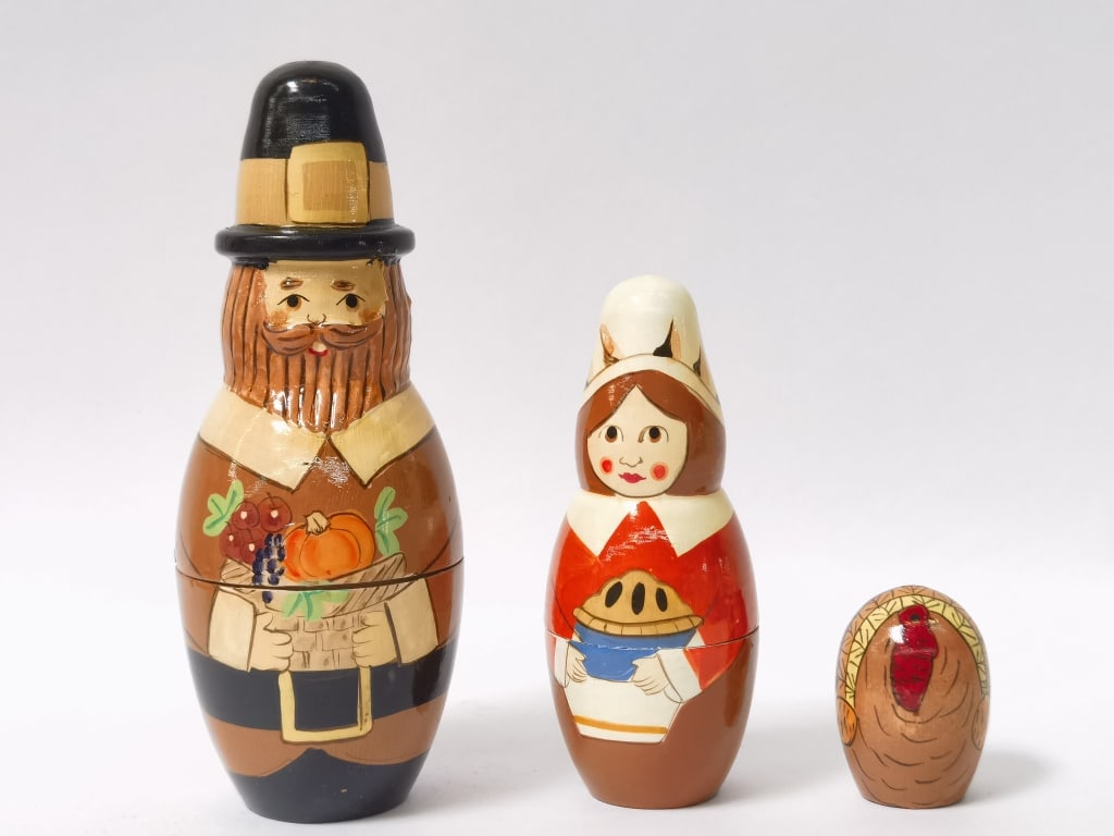 Vintage Russian Nesting Dolls Set (1 of 5)