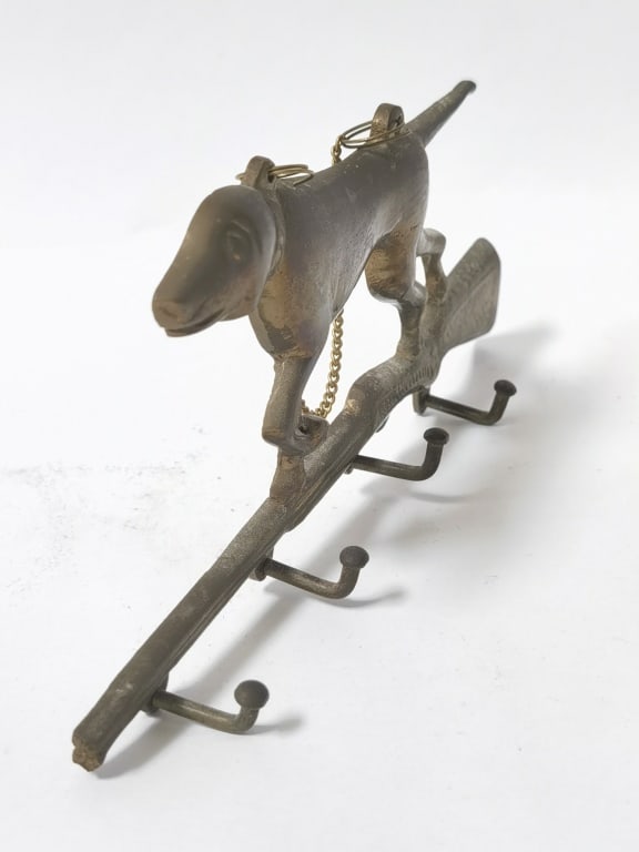 Vintage Brass Pointer and Shotgun Key Rack - 4