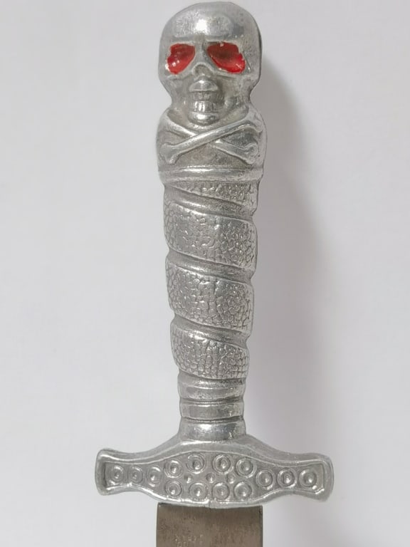 Skull-Hilt Fantasy Dagger - 3