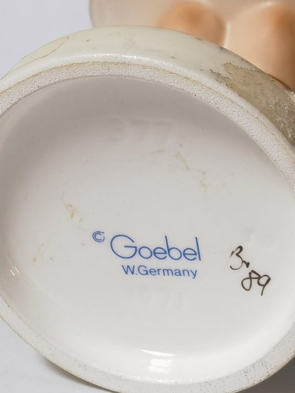 1971 Goebel Hummel "Bashful" Figurine - 4