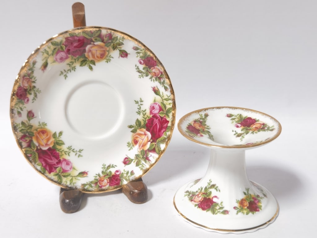 Royal Albert "Old Country Roses" Saucer & Candlest (1 of 4)