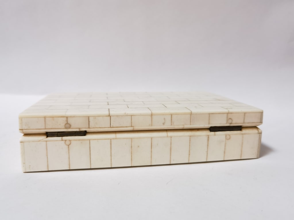Rectangular Inlaid Bone Trinket Box - 3