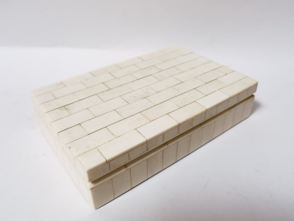 Rectangular Inlaid Bone Trinket Box - 5