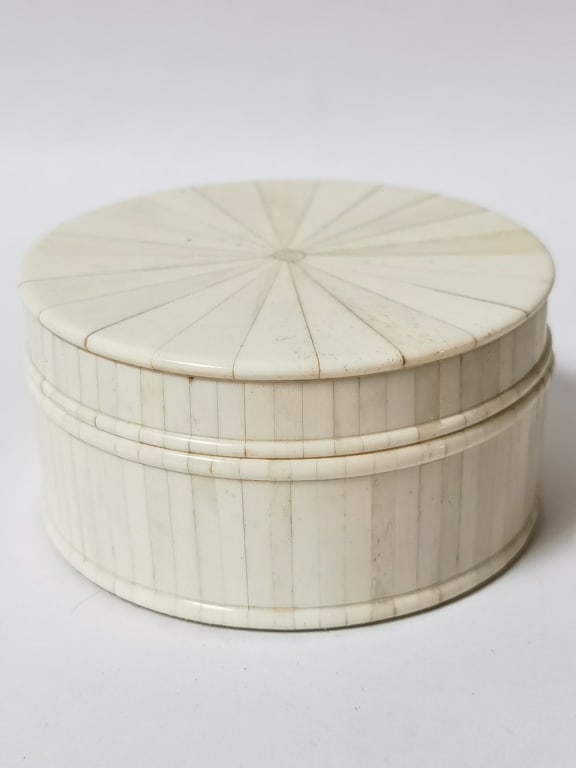 Circular Inlaid Bone Trinket Box - 2