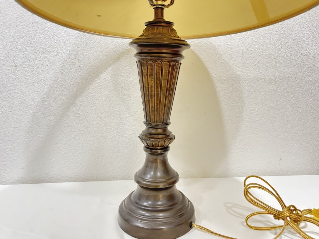 Neoclassical Style Metal Table Lamp - 2