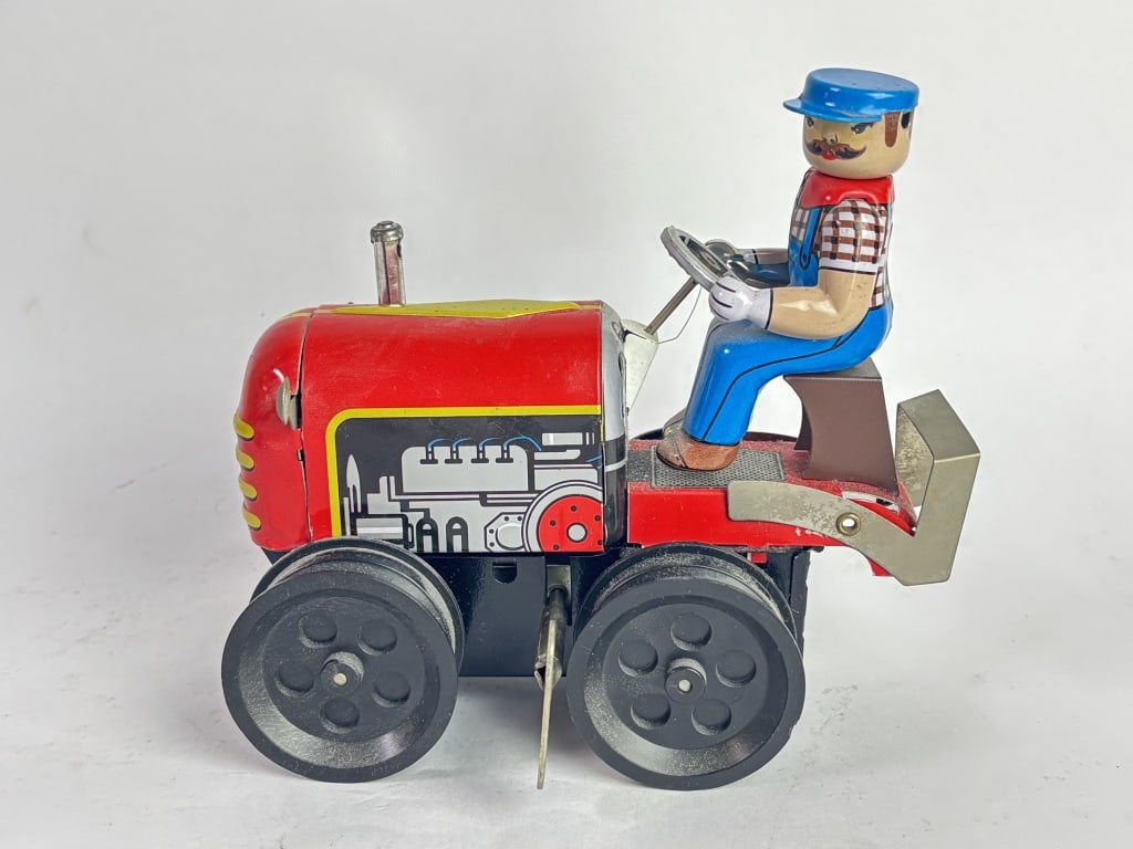 Vintage Clockwork Tinplate Toy Tractor (1 of 4)