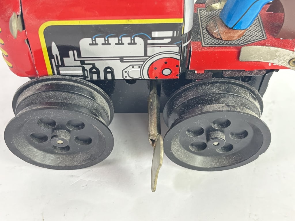 Vintage Clockwork Tinplate Toy Tractor - 2