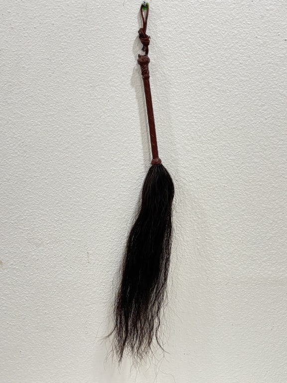 Asian Horse Tail Whisk Broom: Asian Horse Tail Whisk Broom, 25in