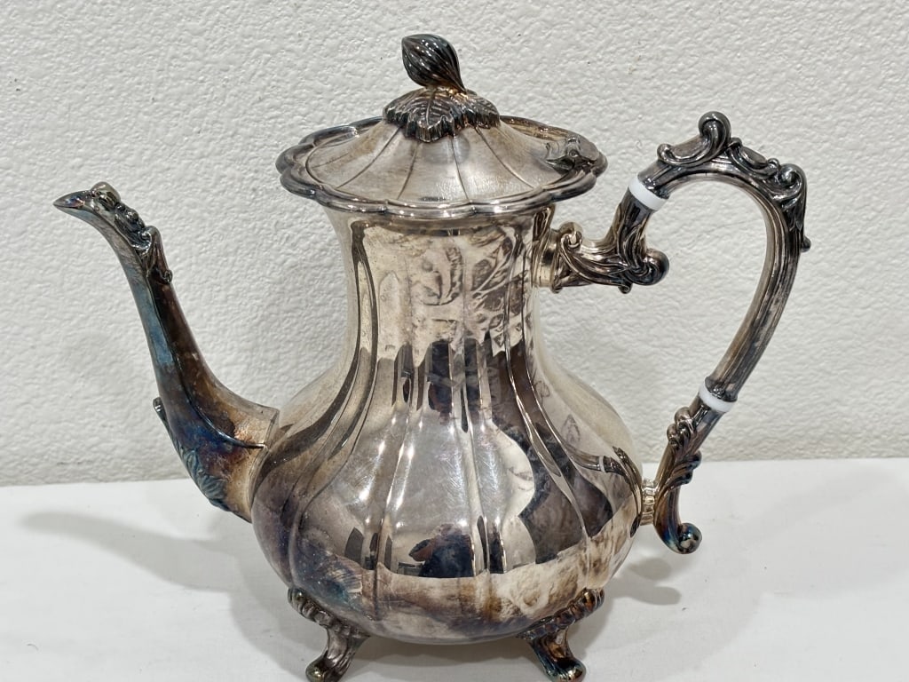 Vintage F.B. Rogers Silver Co. Silver-Plated Teapo: Vintage F.B. Rogers Silver Co. Silver-Plated Teapot, 10.75in by 10in