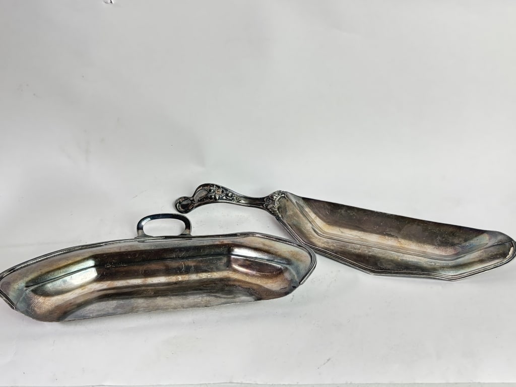 Vintage Queen City Silver Co. Silver-Plated Crumb (1 of 4)