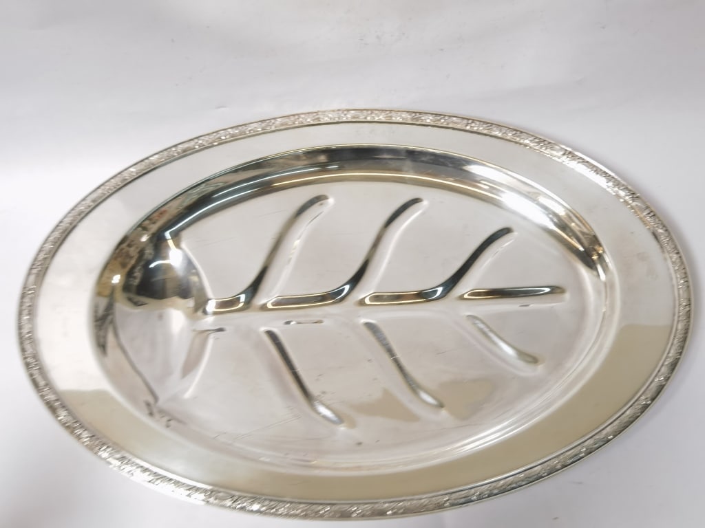 Vintage Oneida Silver Plated Regency Oval Meat Cut - 4