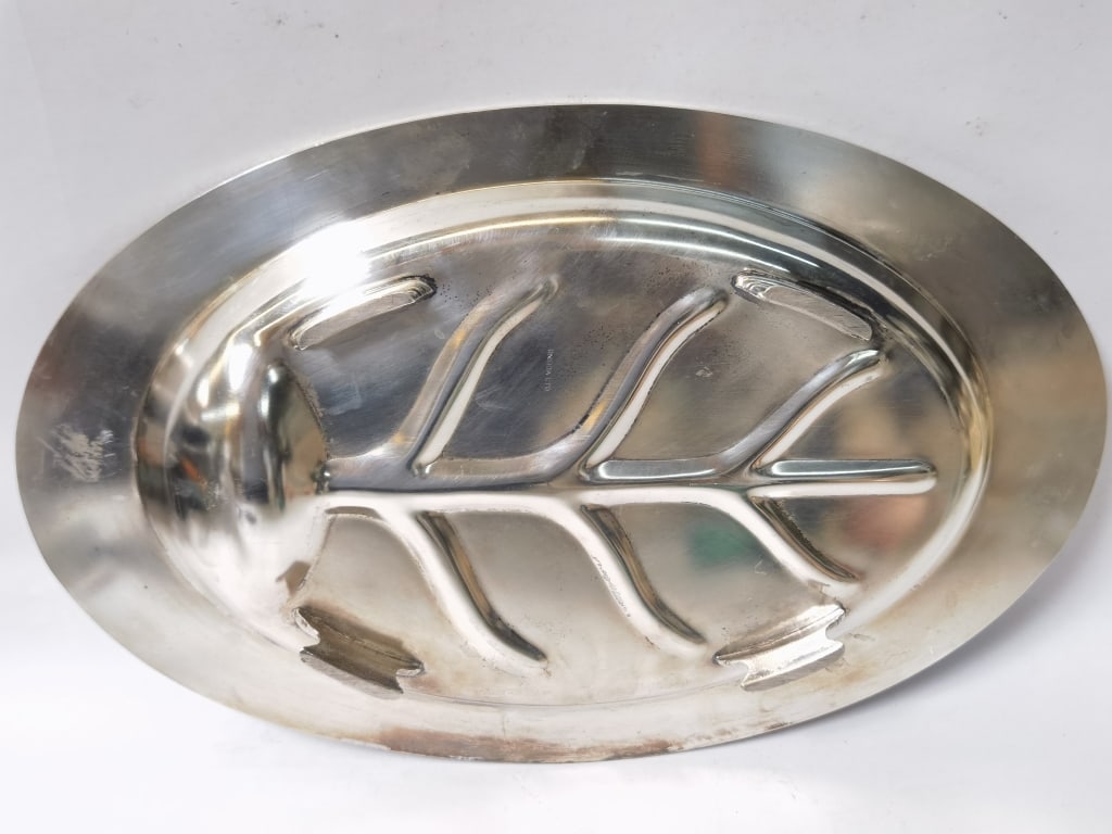 Vintage Oneida Silver Plated Regency Oval Meat Cut - 5