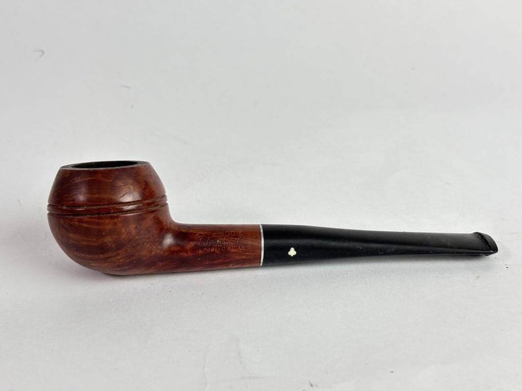 Vintage Kaywoodie "Standard" Imported Briar Pipe: Vintage Kaywoodie "Standard" Imported Briar Pipe, 5.5in by 1.5in