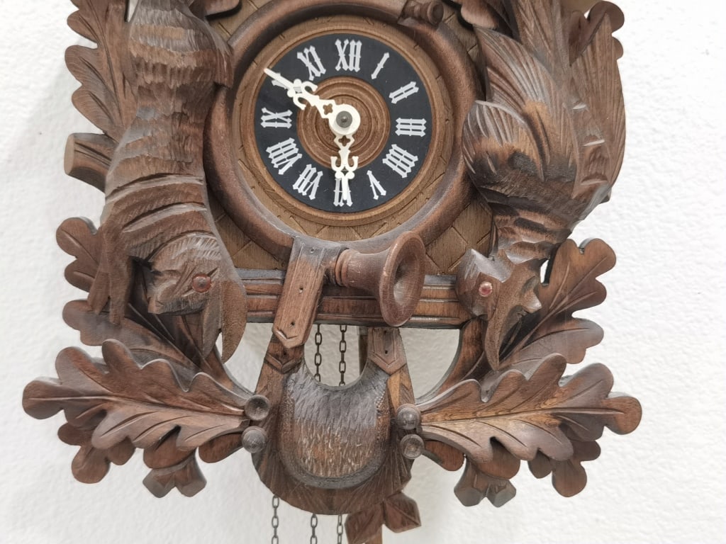 Vintage German Black Forest Cuckoo Clock - 6