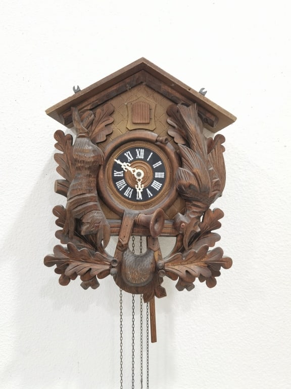 Vintage German Black Forest Cuckoo Clock - 9