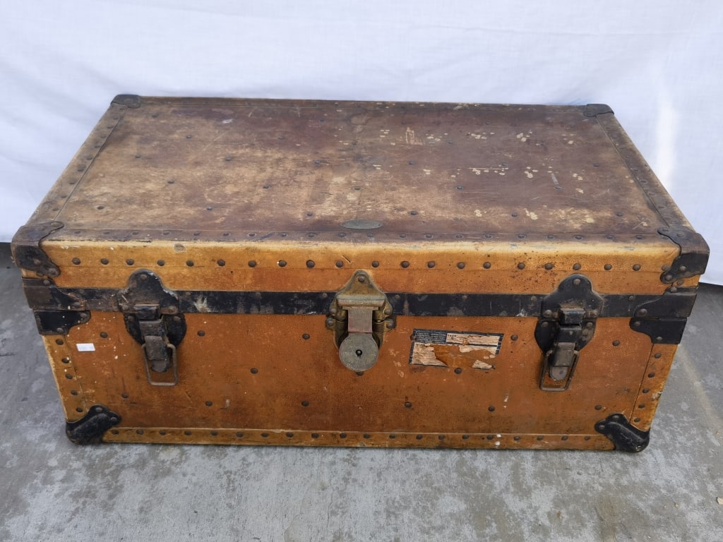 Antique Steamer Trunk with Leather and Iron Trim: Antique Steamer Trunk with Leather and Iron Trim, 30.5in by 17in by 13in