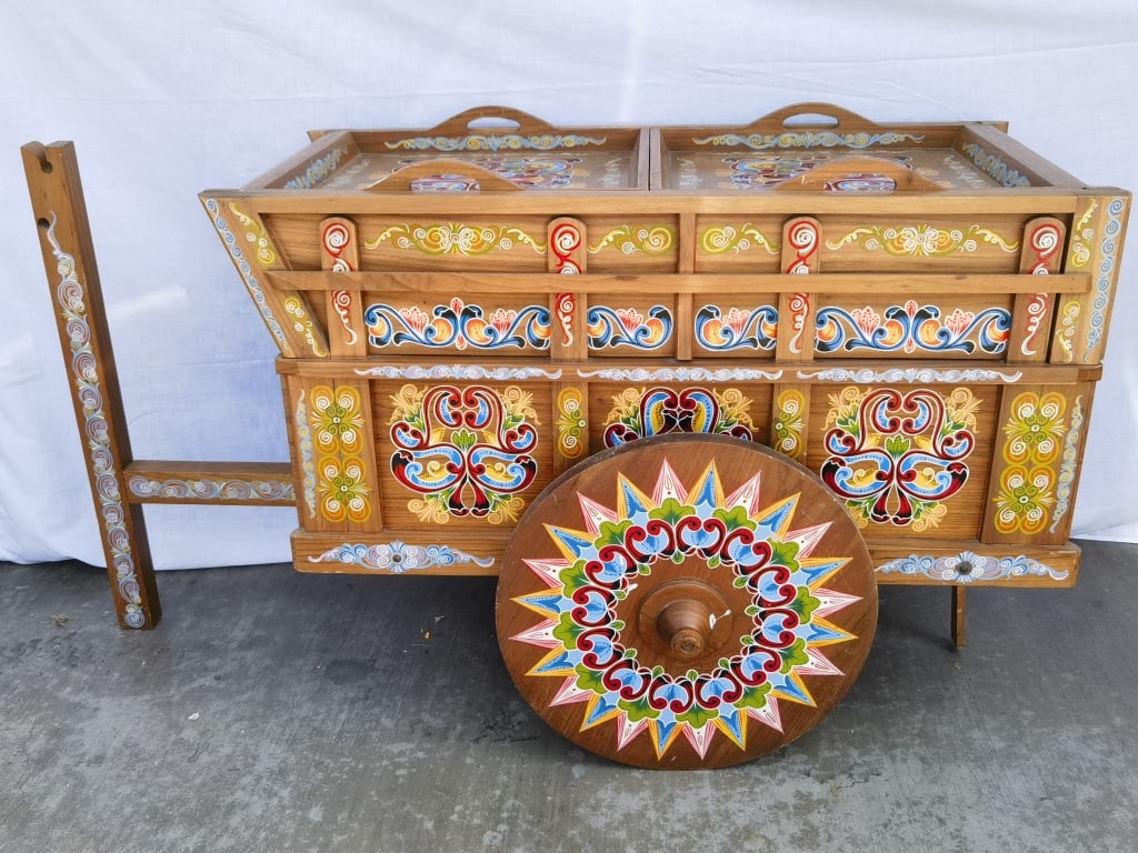 Costa Rican Hand-Painted Decorative Ox Cart Bar Ca (1 of 8)