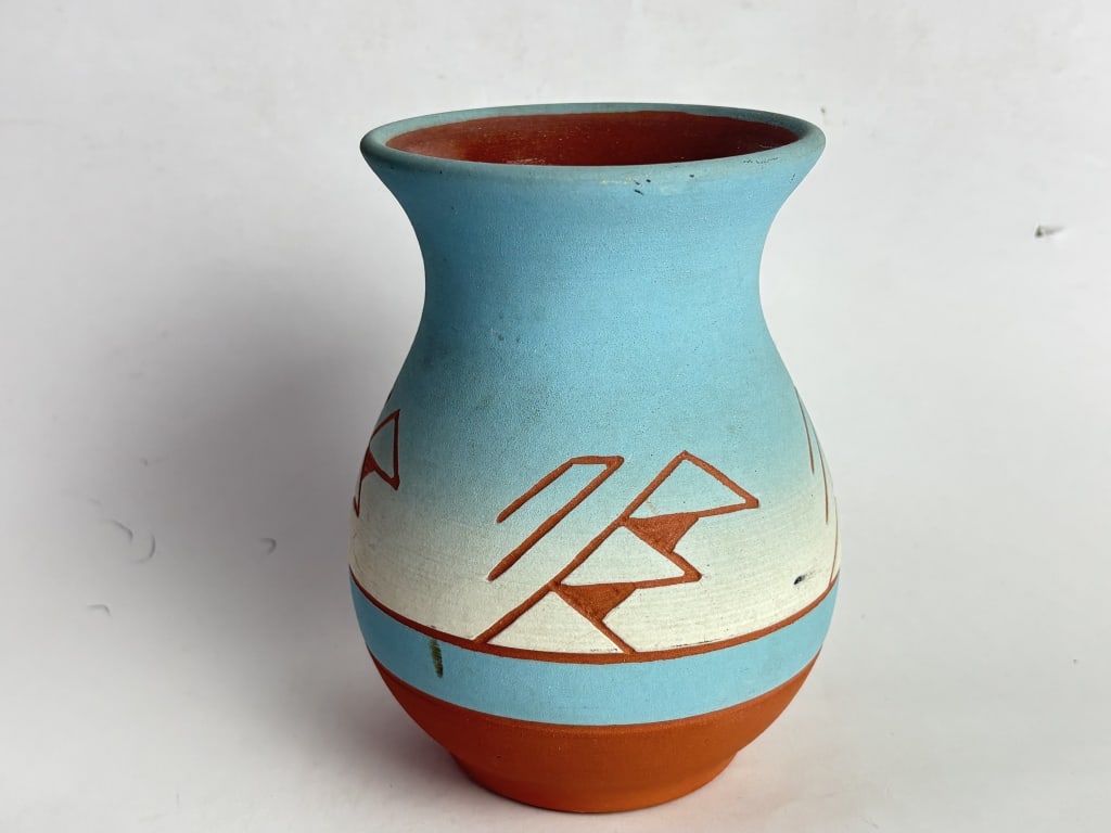 Vintage Signed Native American Pottery Vase (1 of 4)