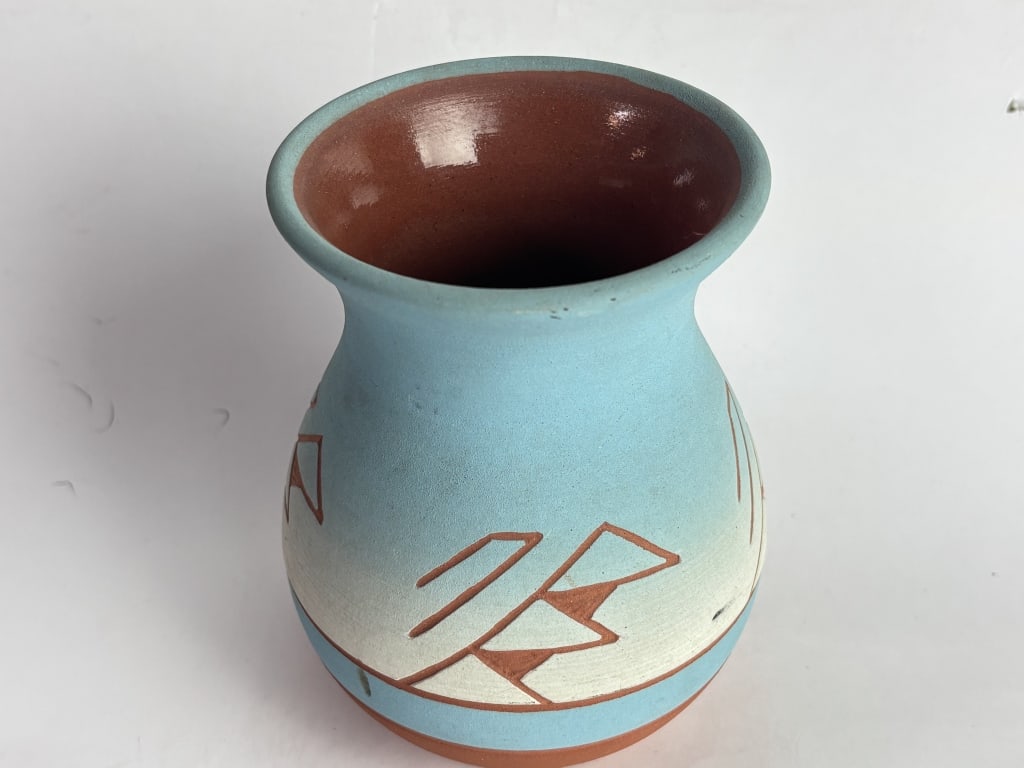 Vintage Signed Native American Pottery Vase - 2