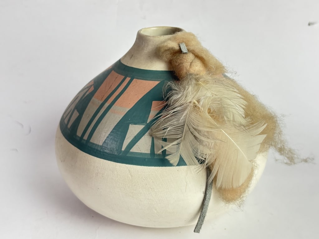 Vintage Signed Native American Pottery Vase (1 of 4)