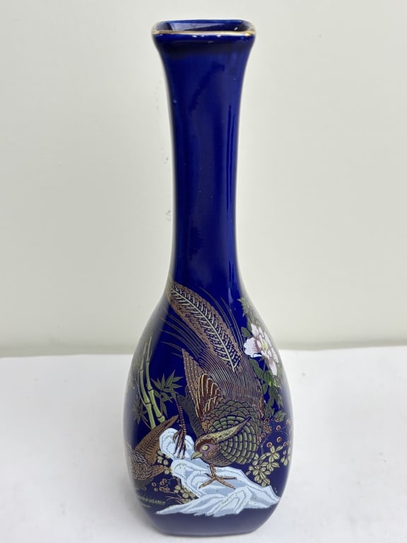 Vintage Japanese Style Porcelain Blue Vase: Vintage Japanese Style Porcelain Blue Vase, 8.5in