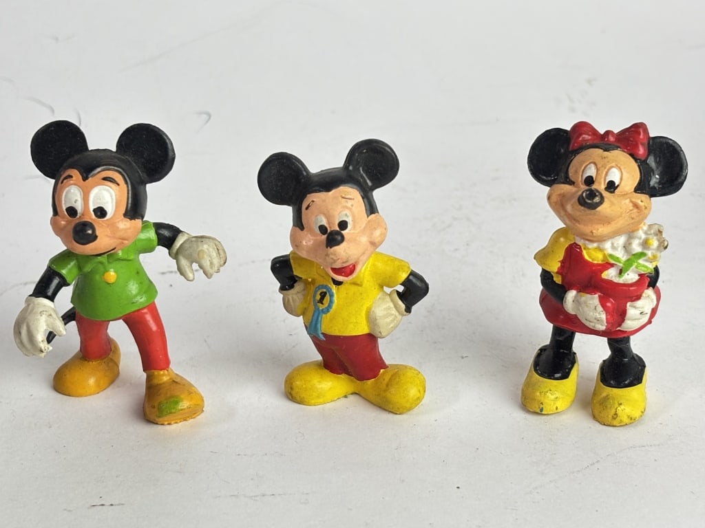 (3) Vintage Mickey and Minnie Mouse Figurines: (3) Vintage Mickey and Minnie Mouse Figurines, 2.5in