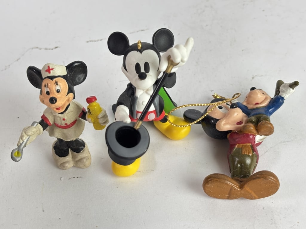 (3) Mickey and Minnie Mouse Holiday Ornaments (1 of 3)