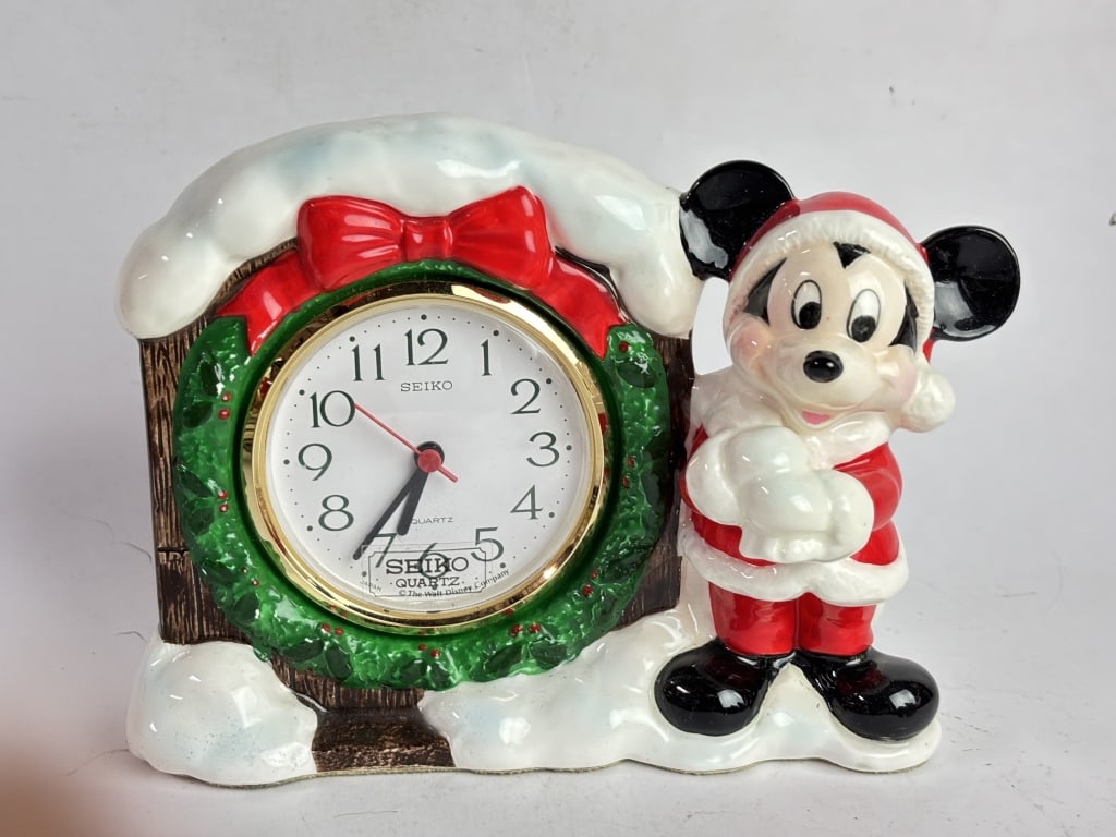 Seiko Quartz Mickey Mouse Holiday Desk Clock (1 of 5)